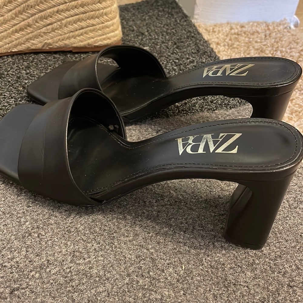Zara black chunky heel sandal